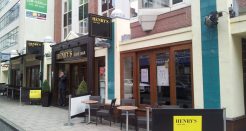 Henry’s Café Bar