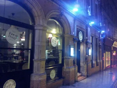 This picture makes Bar Room Bar look quite fancy.