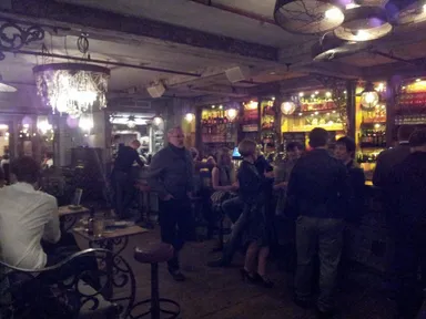 The bar area. Not too busy on a Sunday night.