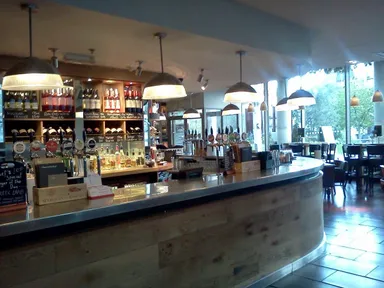 One end of the large wraparound bar.