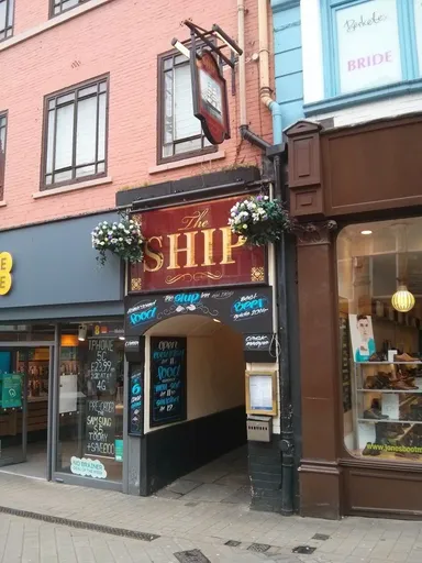 The historic entrance on Briggate.