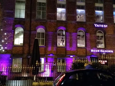 Yates's, Woodhouse Lane