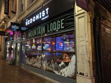 Finished hitting the slopes? Drop in here for a cosy refreshment.